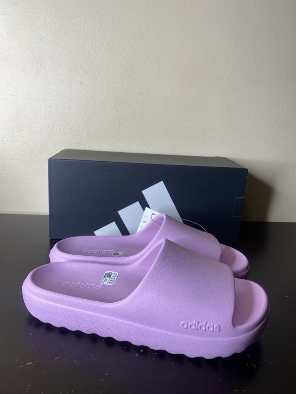 adidas men Adilette Lumia Slides Men’s Size 11 Comfort Recovery Slides Bliss